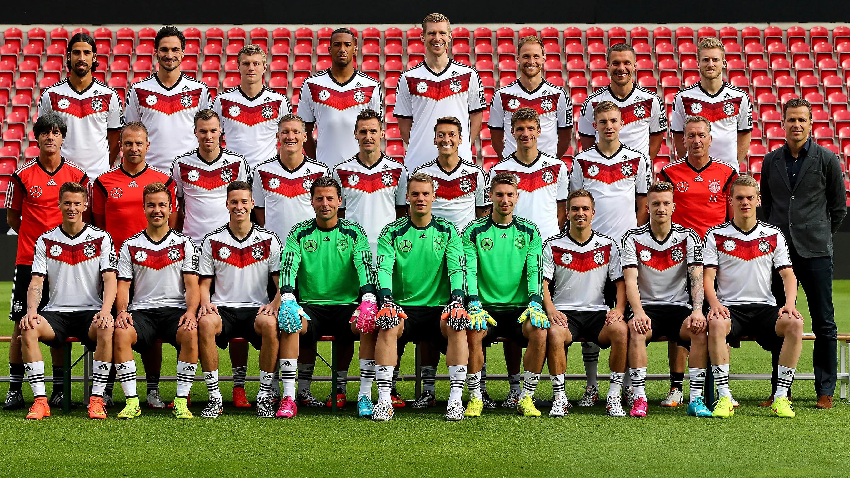 世界杯德国队成员图片(珍藏版德国队全家福——你最喜欢哪个时期的