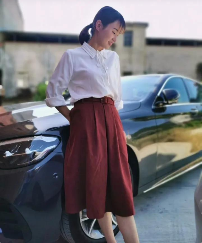 难以置信年轻漂亮的女孩,会每天过着收废品的苦日子,甚至怀疑冯月月是