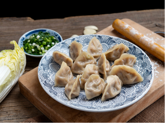 速冻水饺要蒸多久（速冻水饺要蒸多久时间才能熟）-第5张图片-巴山号