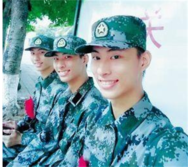 不靠颜值靠实力的三胞胎兄弟，原来学舞蹈，现在成了军营男子汉