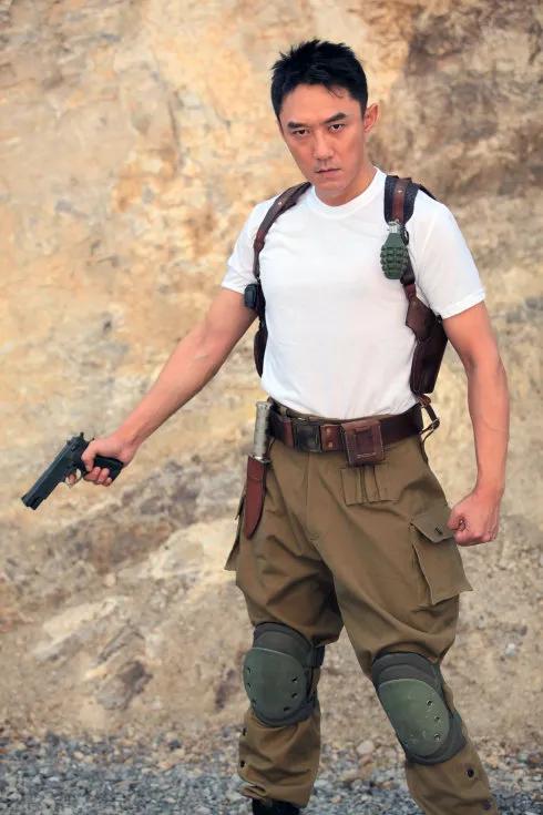 离谱而又非常下饭的抗日神剧——《女子炸弹部队》