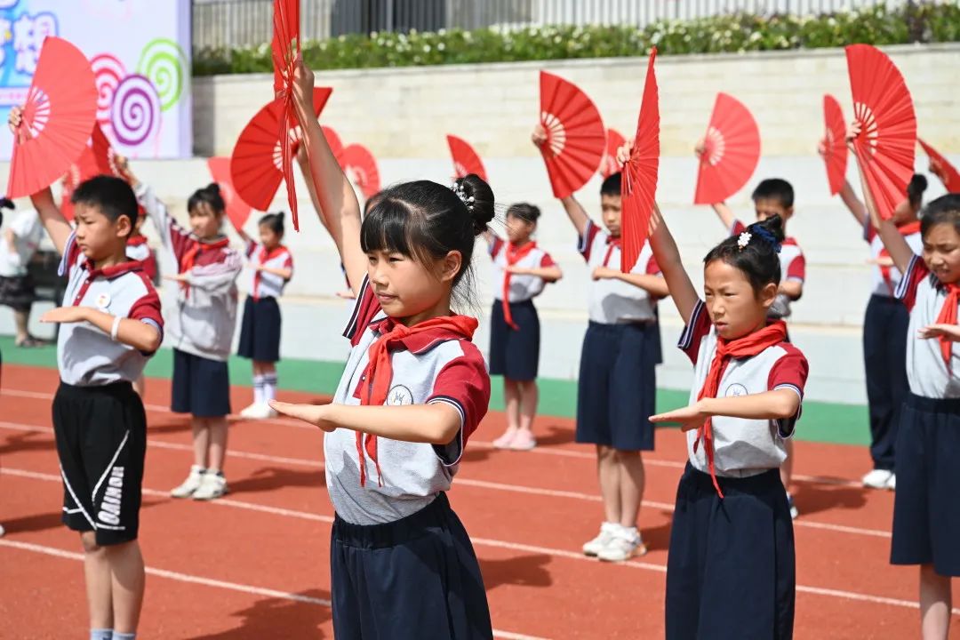 共筑国防意识 共迎端午安康｜新兴中学附属小学举行主题升旗仪式
