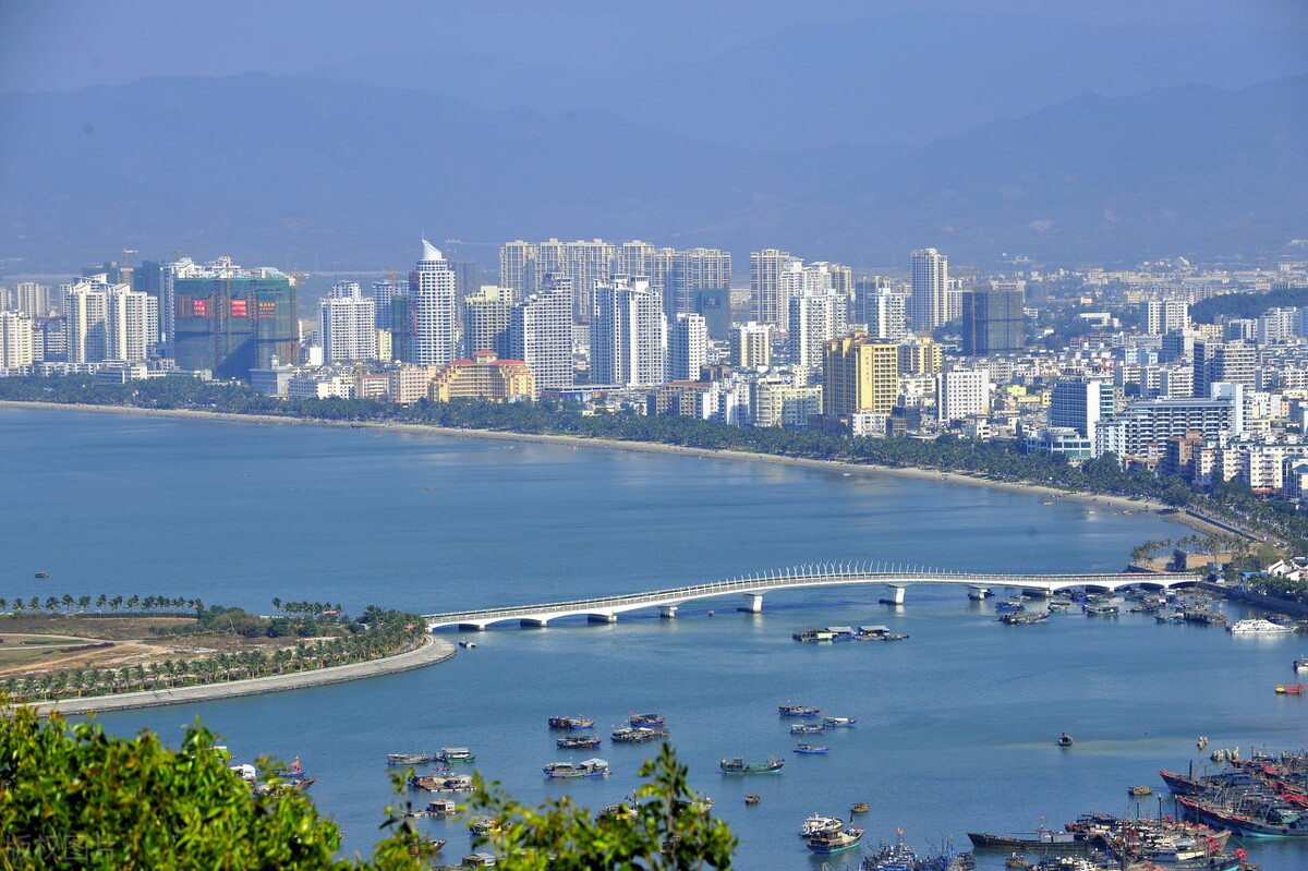 中国旅游城市排行榜（国内最热门的10大旅游城市，北京上海受游客热棒，昆明重庆没上榜）