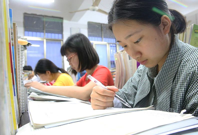 学霸们为什么在大考前都不紧张？坚持复习的四个阶段，每科15分钟