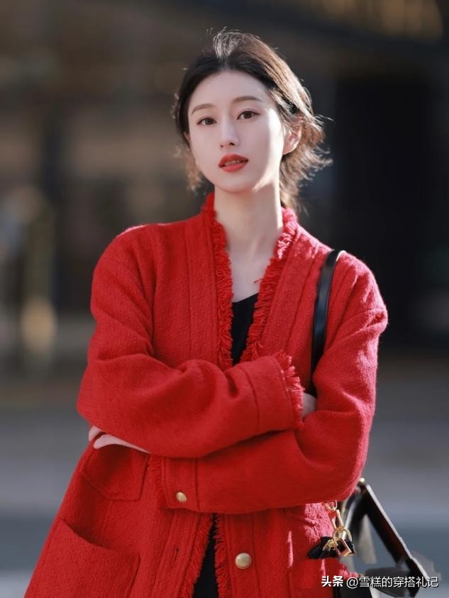 皮肤偏黑适合穿什么颜色的衣服（皮肤偏黑适合穿什么颜色的衣服橘黄色）-第3张图片-科灵网