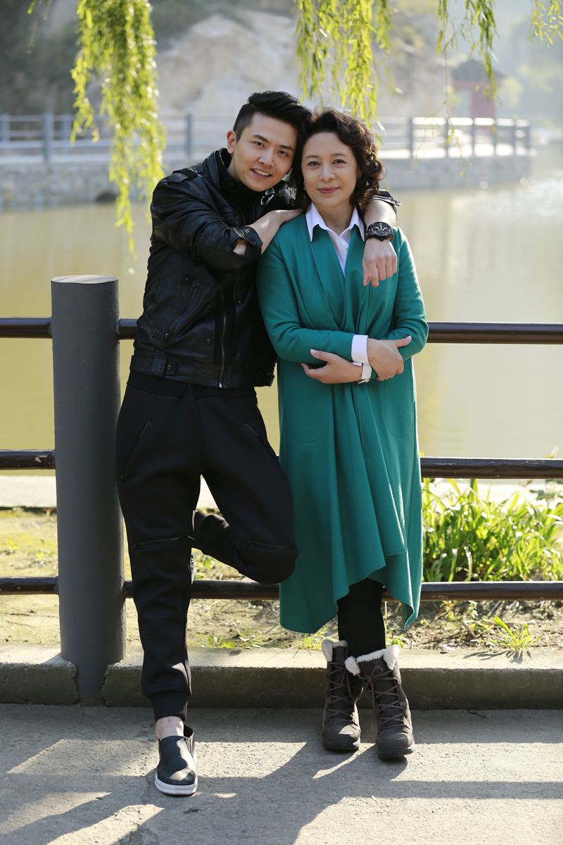 刘佳：演《黑三角》成名，荧屏上的坚强母亲，生活中的贤妻良母