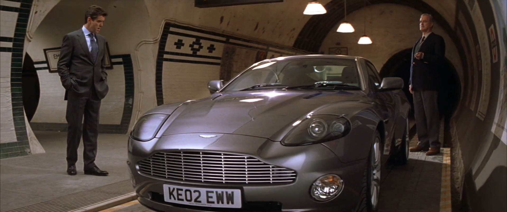 阿斯顿马丁超高频单音震动器福特雷鸟红色福特雷鸟米-8直升机老司机