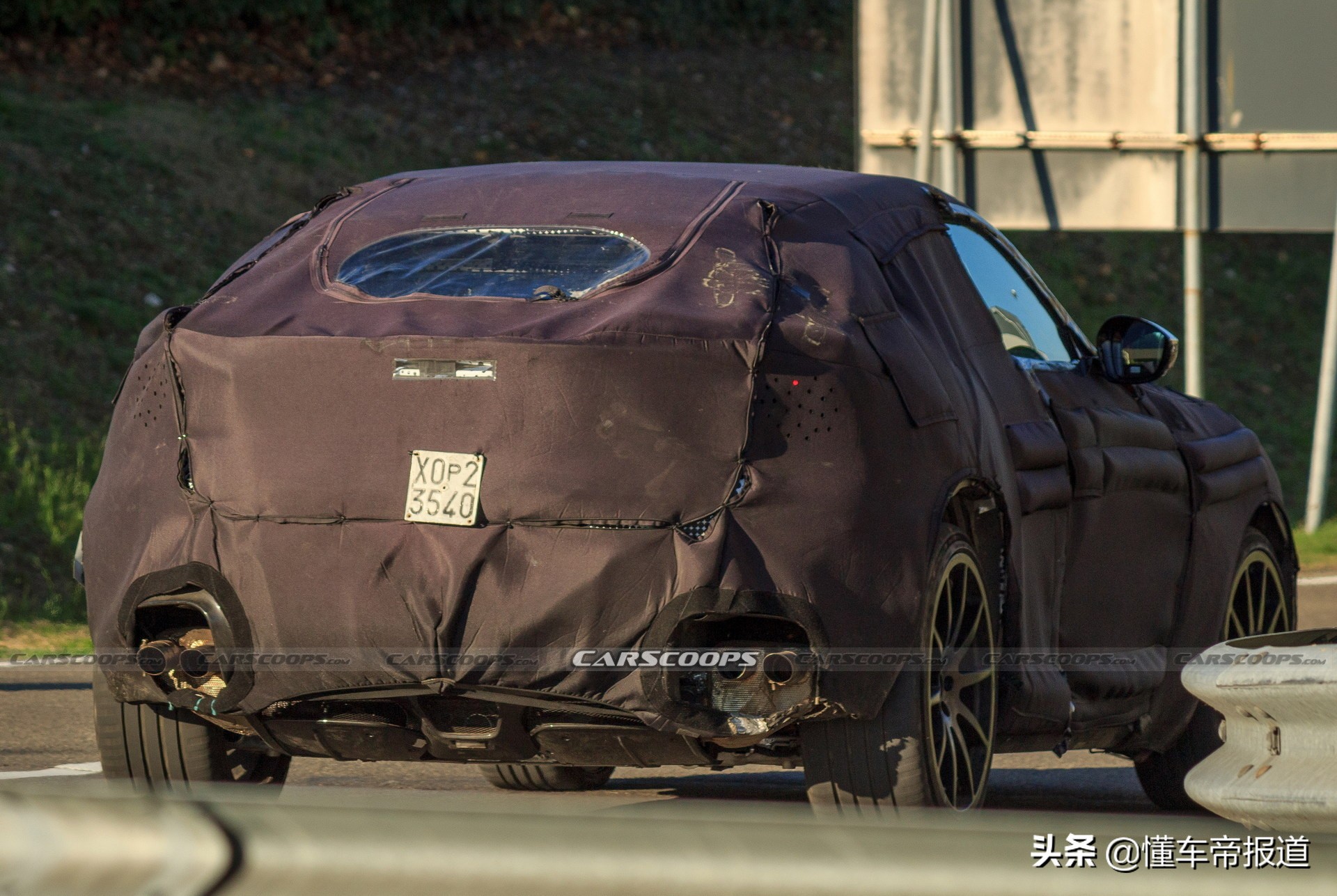 新车 | 品牌首款SUV车型，插混动力！法拉利Purosangue实车图片曝光