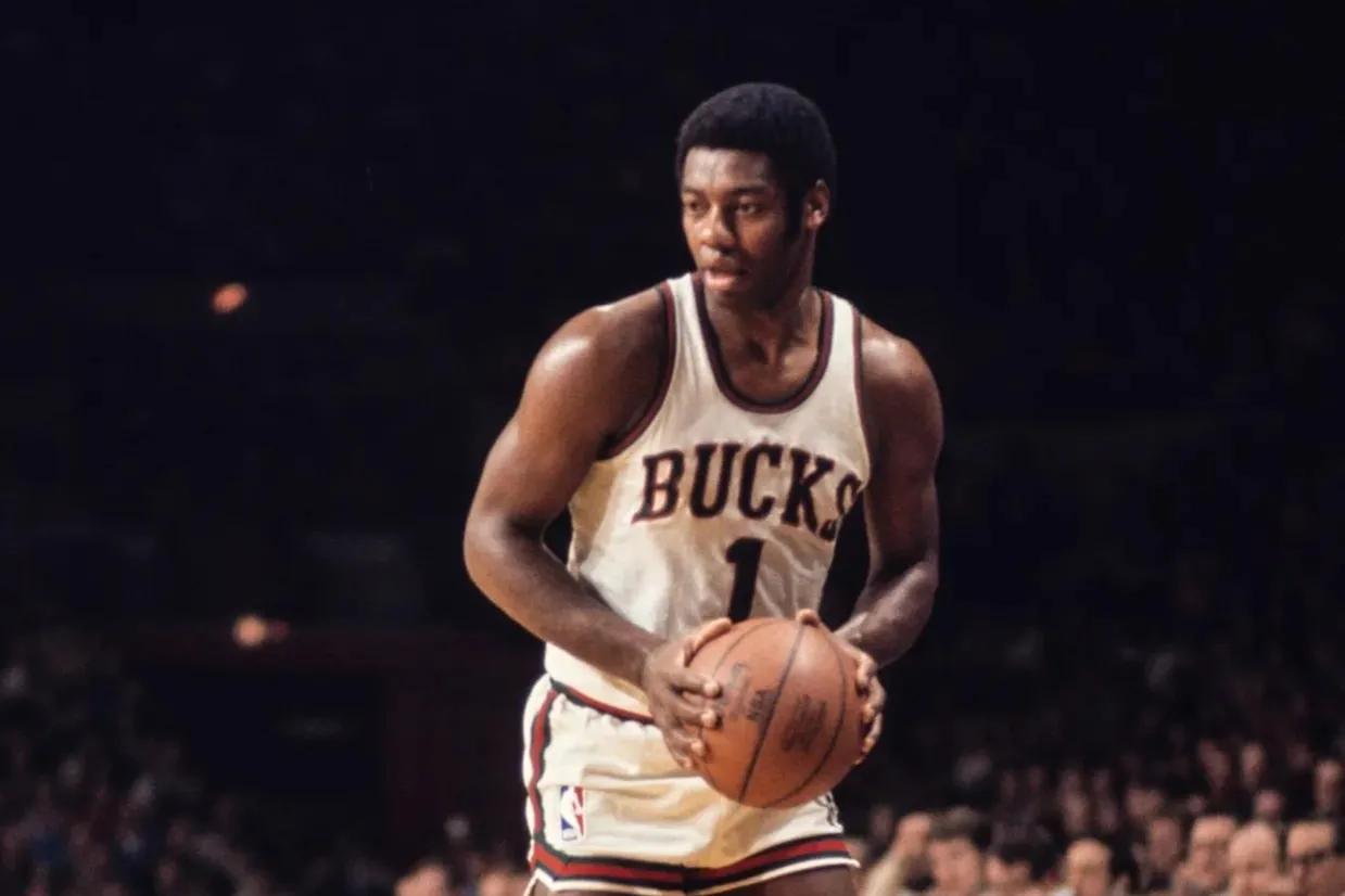 nba退役巨星有哪些（美媒列出了球衣被多支球隊退役的15名NBA球員，喬丹也僅兩支而已）