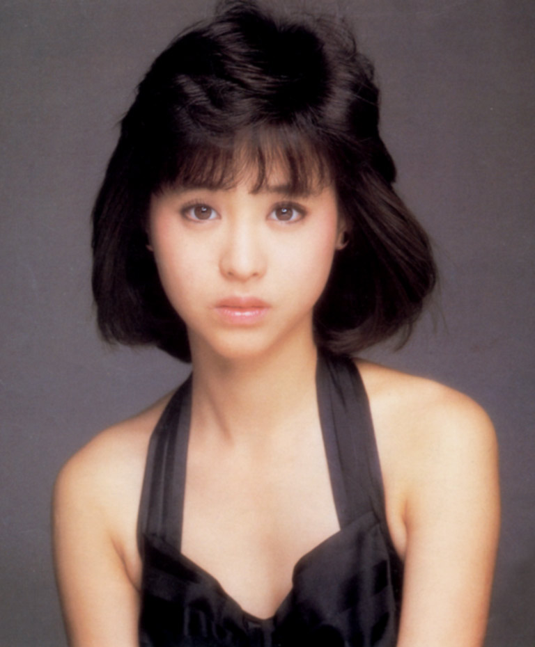 35岁日本女星黑崎真音病逝,因闺蜜跳楼自杀,她深受打击病情恶化