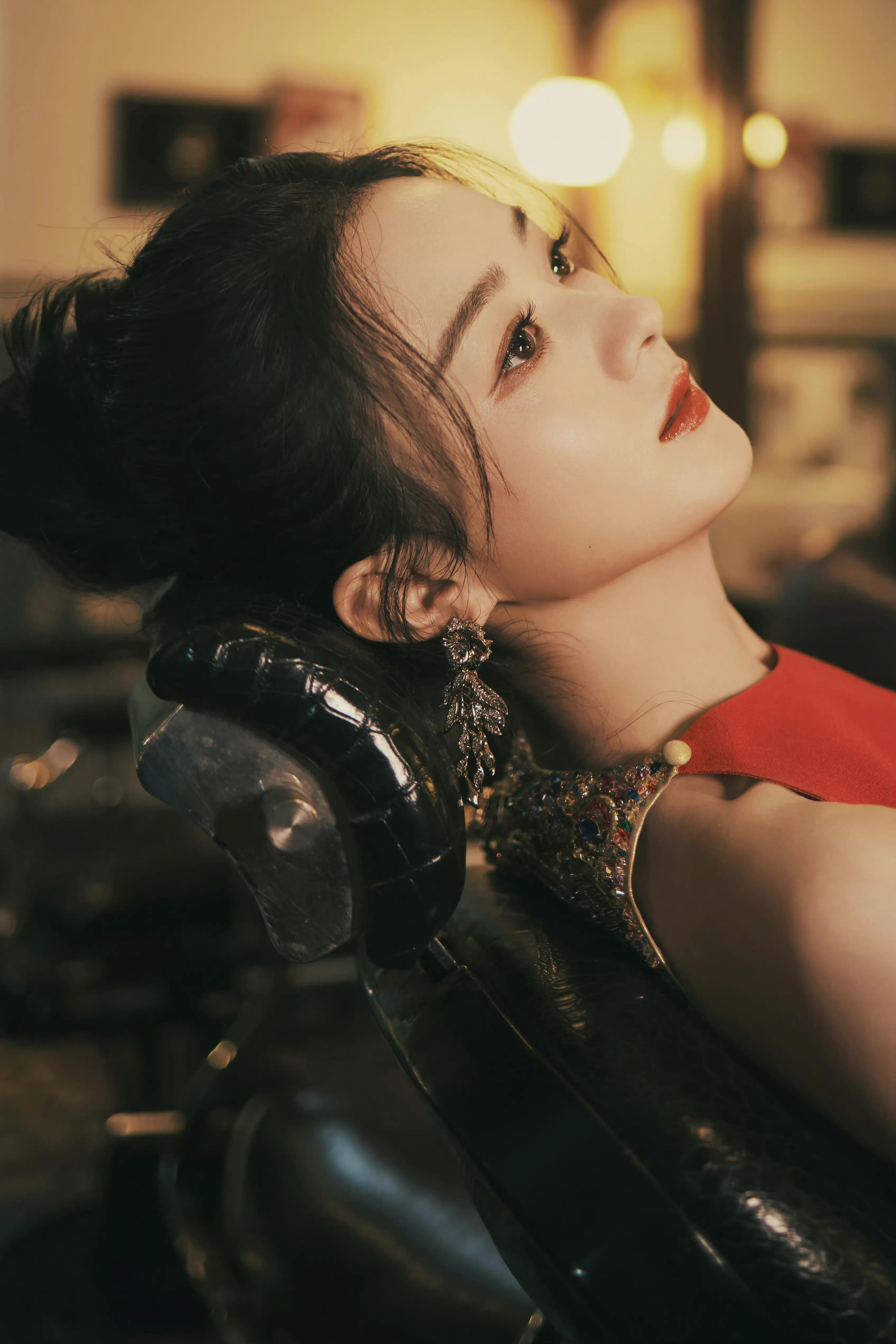 孙怡、赵丽颖红色礼服状态迥异，有没有爱情的滋润肉眼可见