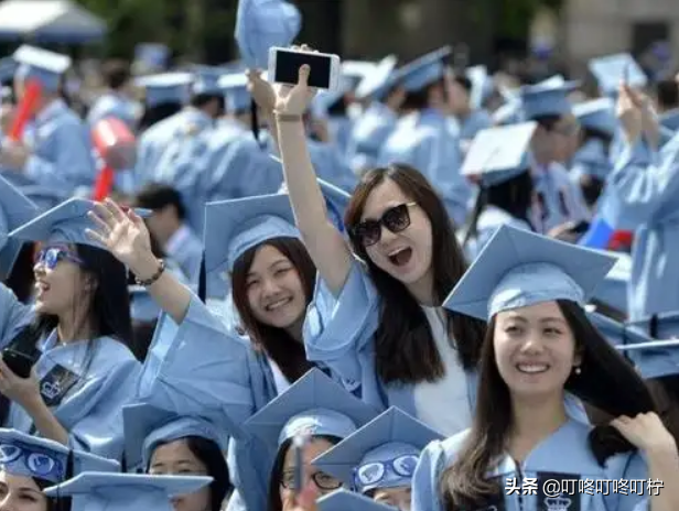 赴美机票10万一张，留学生们排队抢着要，勇气是谁给的