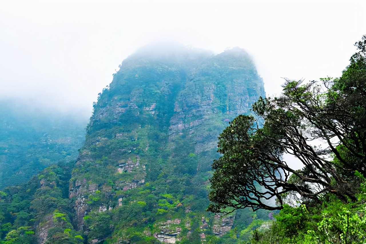 瑶山深处的旖旎风光，在这里看云海翻涌，不容错过的圣堂胜景