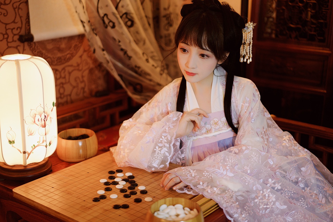 带给人最美享受的12首诗，每首都语言优美、诗意盎然，无一字可换
