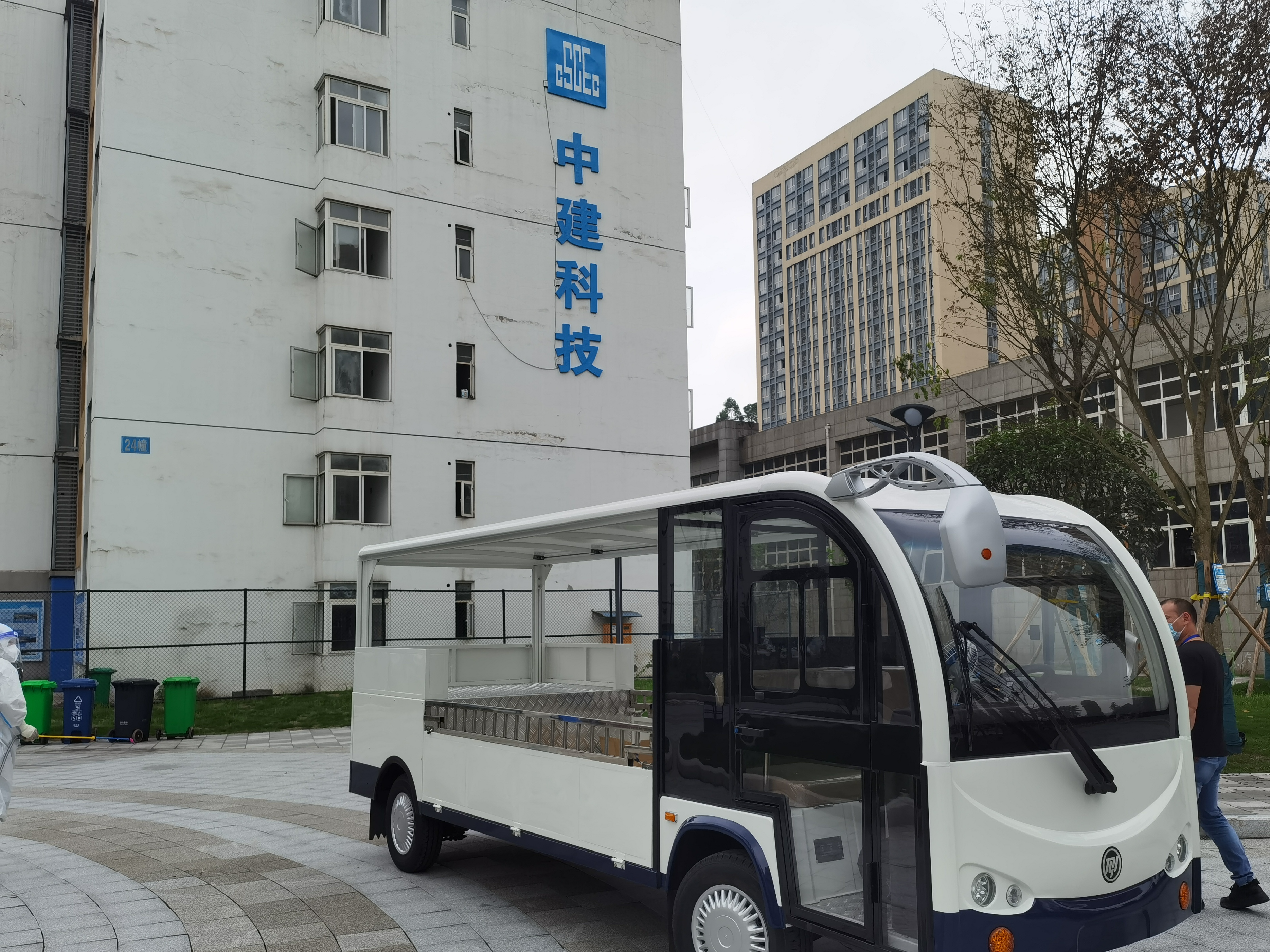 电动运货车、电动送餐车，高颜值新能源特种车，靓丽上岗啦