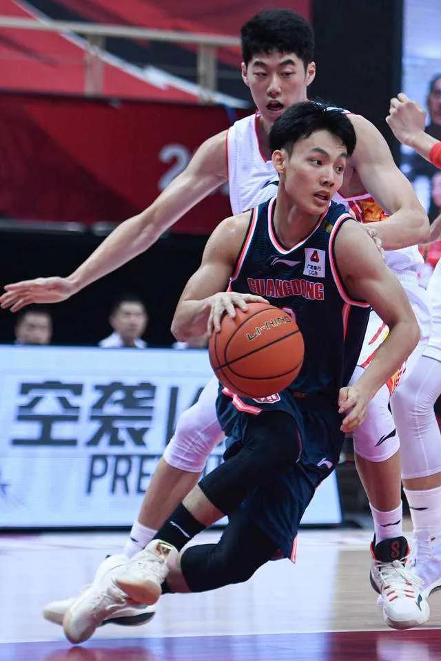 徐杰身高178（徐杰回家全家福曝光，姐姐妈妈长得很广东，徐杰竟然没有弟弟高）