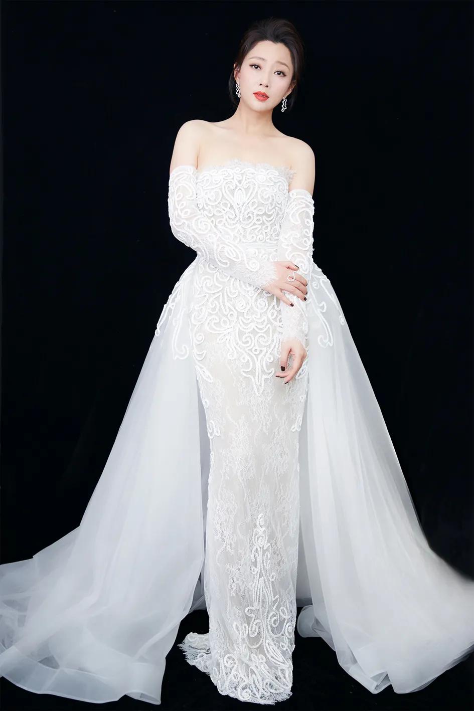 我愿意放弃一切去爱女演员殷桃