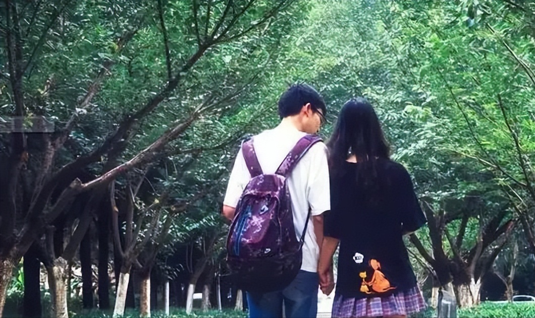 大学老师：为什么我不建议大学生谈恋爱呢？