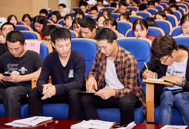 浙江省鼓励大学生创业，即便失败也有兜底，网友：关键词是代偿