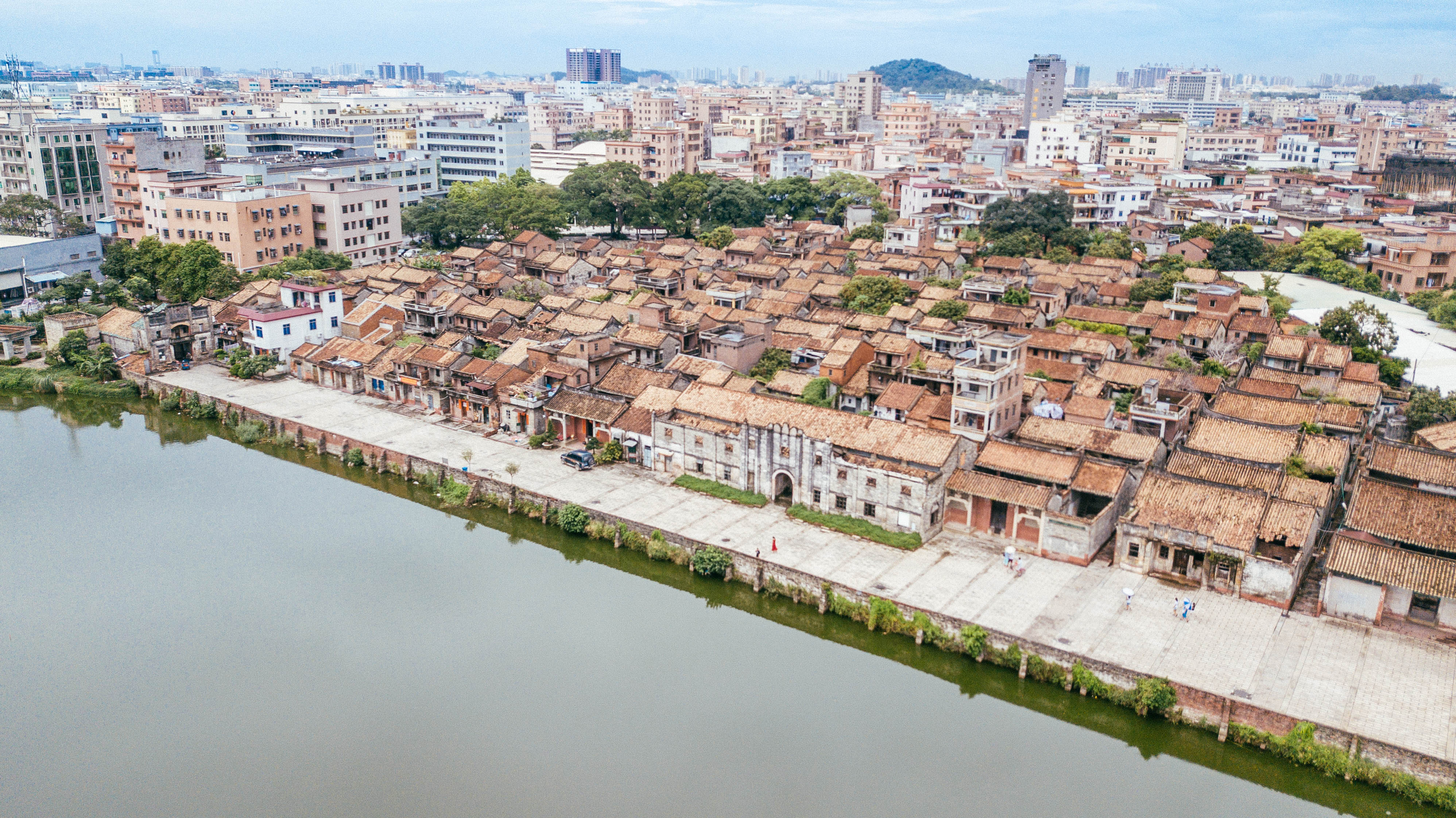 在东莞繁华市中心还藏着一个百年古村没有保存完整的祠堂绝美