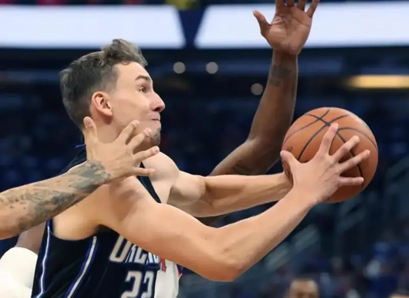 nba白人打球为什么不行（美国本土白人内线为何走向衰零？他们都来自欧洲）