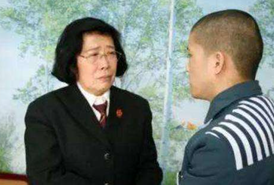 高考状元抢银行10万，被抓时仅花100多元，出狱后再考入重点大学