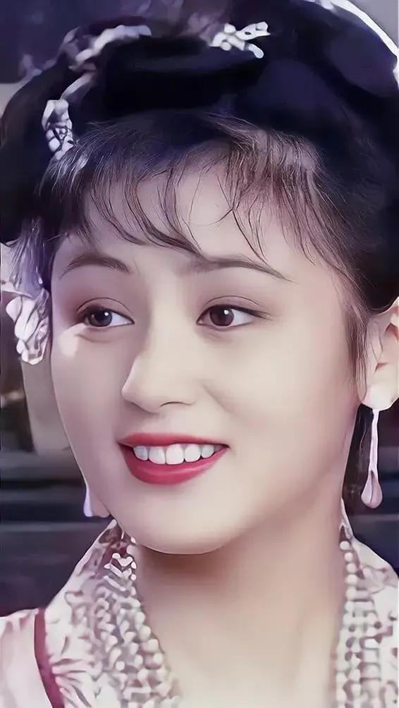 哪些女明星的眼睛很漂亮？