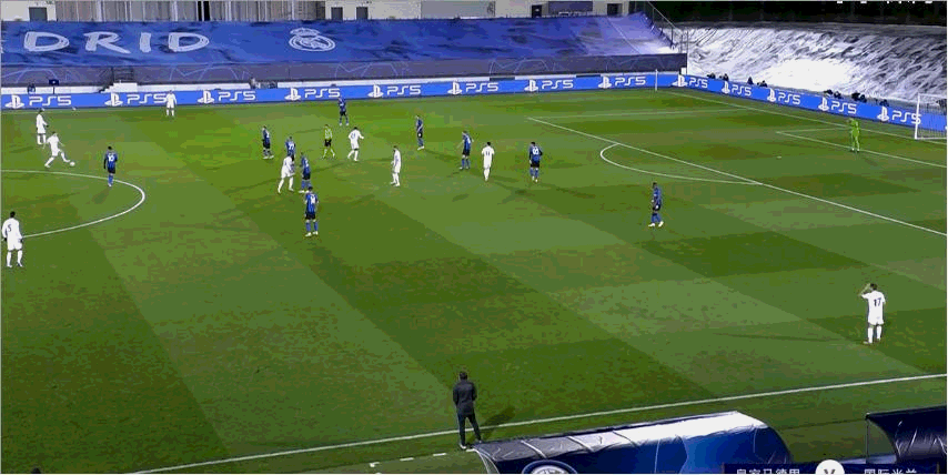 典礼中场的由来（典礼中场-中场位置的完美模板，巨舰起航的关键助力）