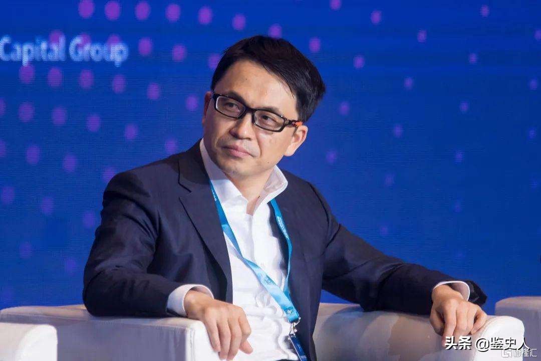 河南小伙，草根出身，如今掌管5000亿财富，曾帮过刘强东和马化腾