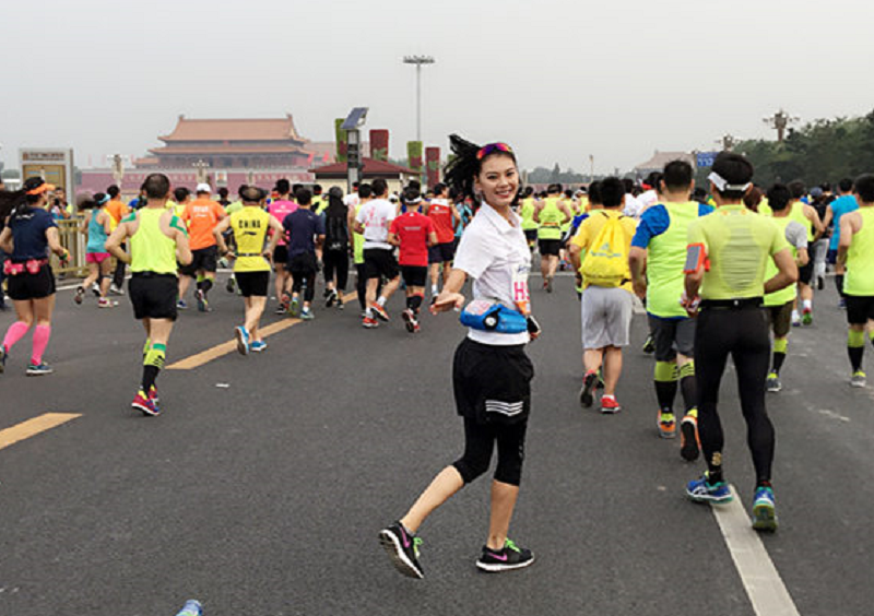 “世界小姐冠军”于文霞出身农村，2012年夺冠，后来投身公益事业