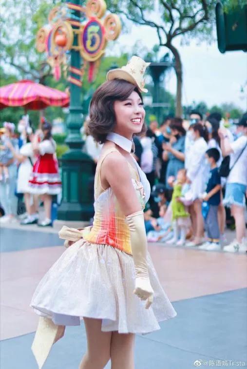 离婚5个月，Angelababy震惊全网：她终于装不下去了？