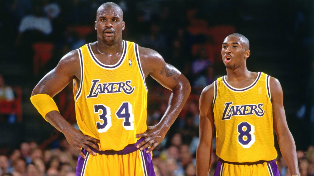 为什么nba的投篮举球位置高（姚明选NBA最强阵容太特别，科比为何顶替詹姆斯？交手数据给答案）