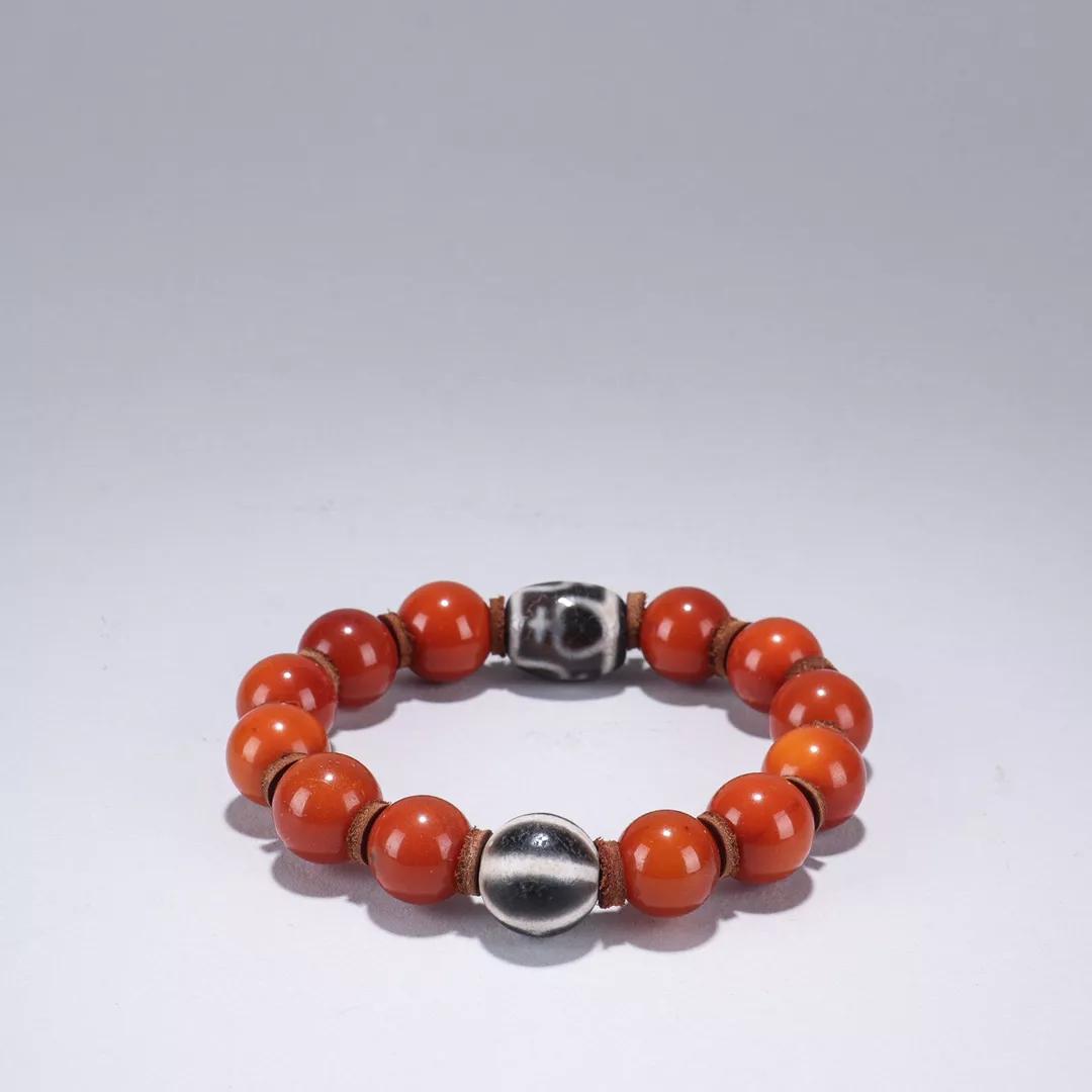 4cm重32g 百年老蜜蜡(天珠手串搭配图片) 第1张