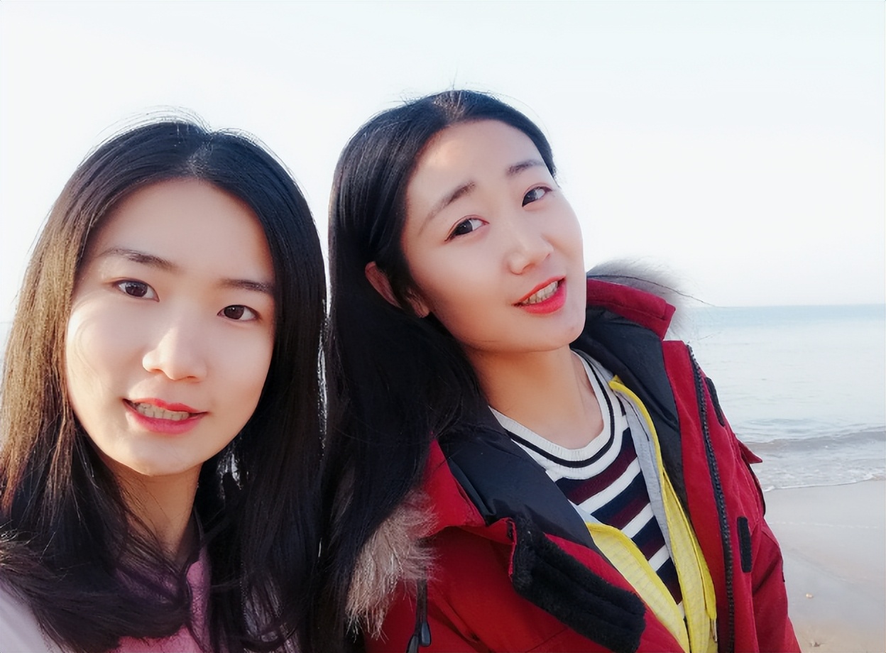 男大学生晒“心机”女生，上课精心穿搭，每天都不重样让人难忘