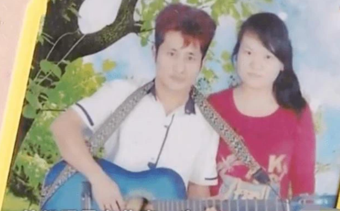 2015年武汉女孩被“高富帅”网友骗至农村，19岁为其生下龙凤胎