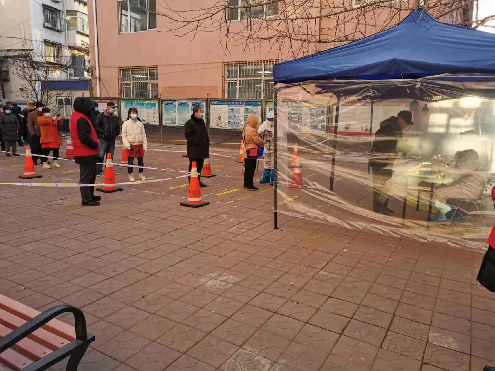 今晨，沈阳和平有序开展第六轮全员核酸检测