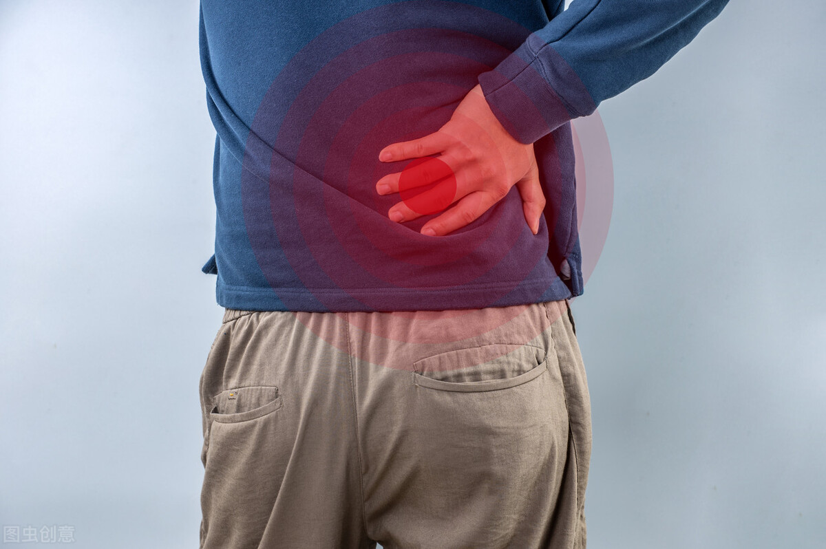 中年男性腰酸腰痛可能是前列腺炎引起的,医生告诉你如何区分