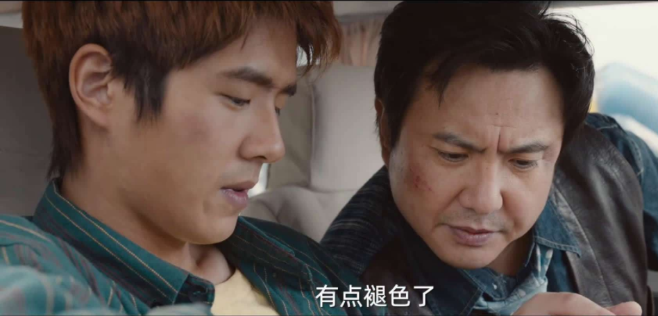 王宝强带儿女幸福学滑雪后，又叫上刘昊然，男神没刮胡子头发塌塌