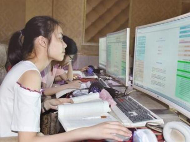 高考上专科和单招上专科，两者有啥不同？招生办主任的话点醒众人