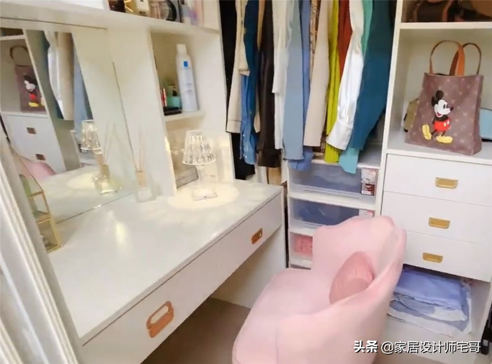 姑娘在上海买28㎡小家，利用2.9米层高做夹层，一个人住太爽了