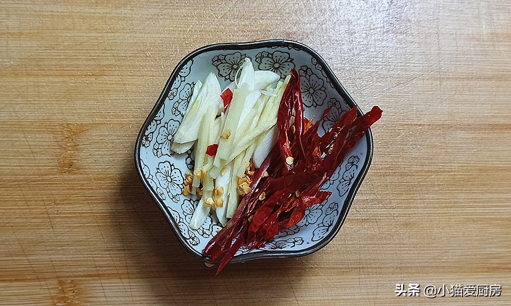 图片[6]-【芹菜豆干炒肉】做法步骤图 在家也能吃到饭店味 开胃又下饭-起舞食谱网