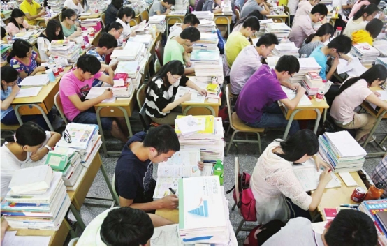 2004年山东高考状元，考得749分，差一分满分，后来在做什么呢？