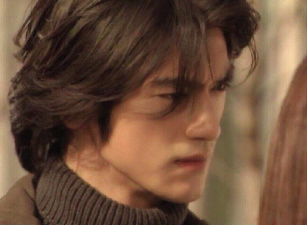 留长发却不娘的6位男明星，个个五官硬朗，野性又帅气