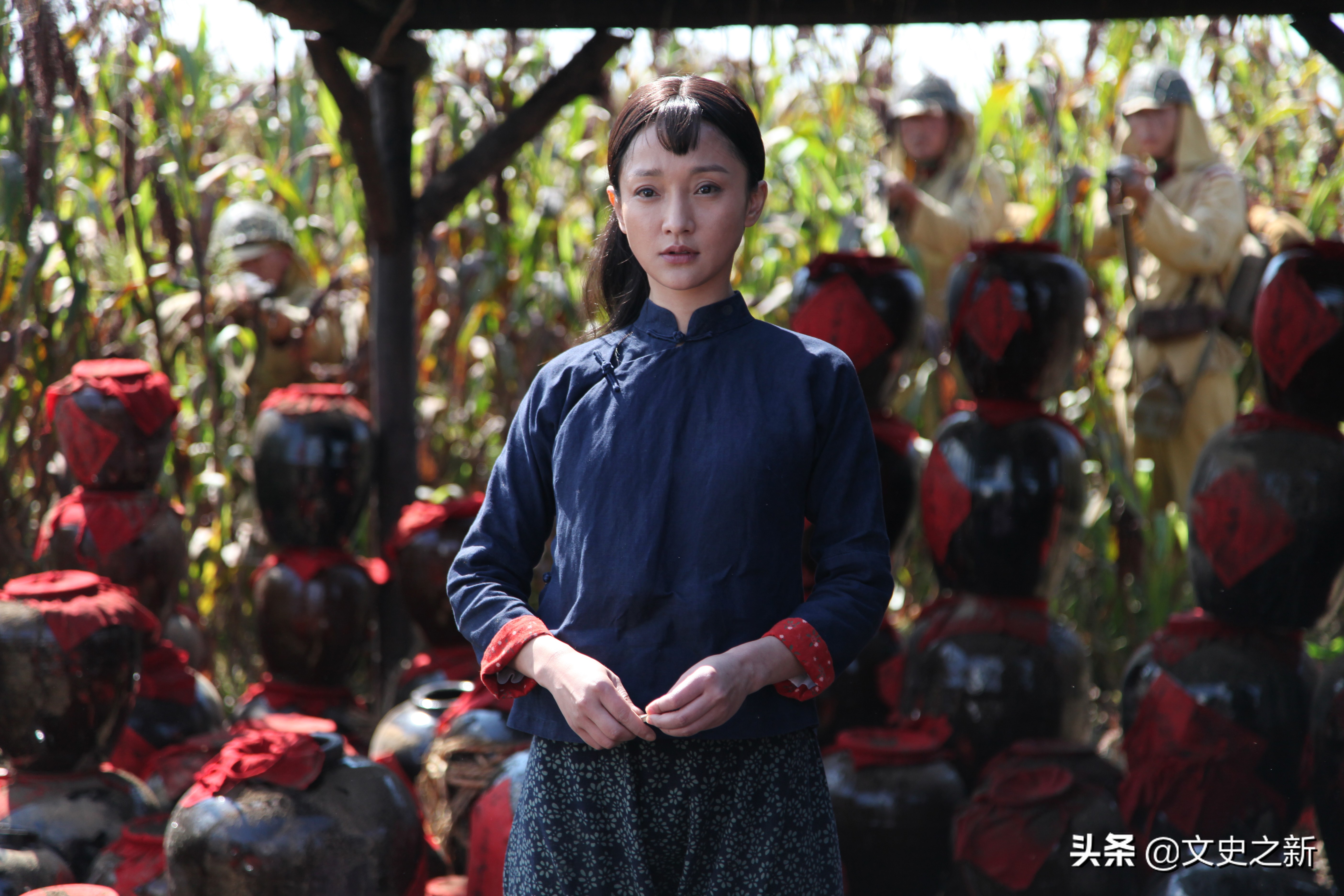 《红高粱》九儿:与余占鳌进高粱地,比妖娆放荡的田小娥更奔放