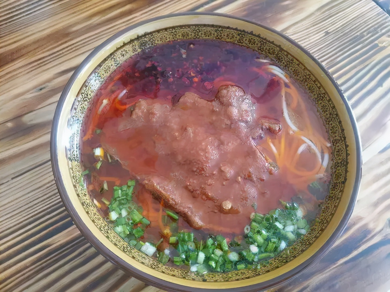 吃动物血后大便颜色变黑了？有人说是肺排毒，有人说是身体有问题