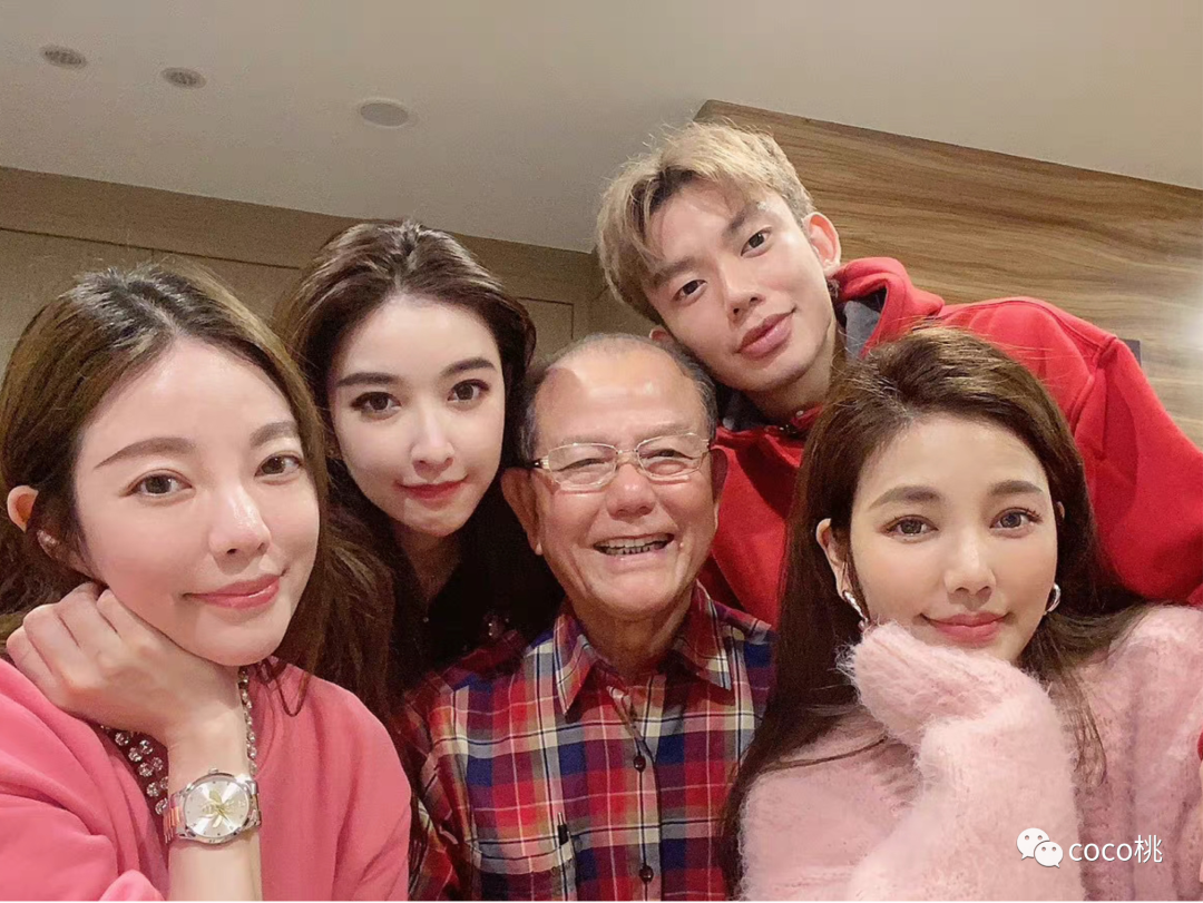 47岁许路儿和王心凌薛凯琪同台，谁更显年轻？