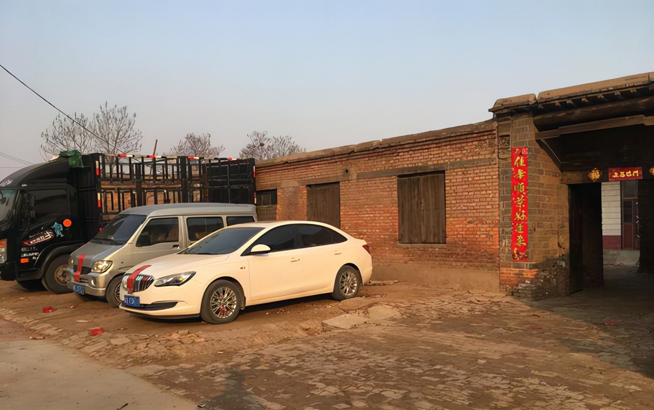分期贷款，部分车主一年开不到1000公里，为什么农村要攀比买车？