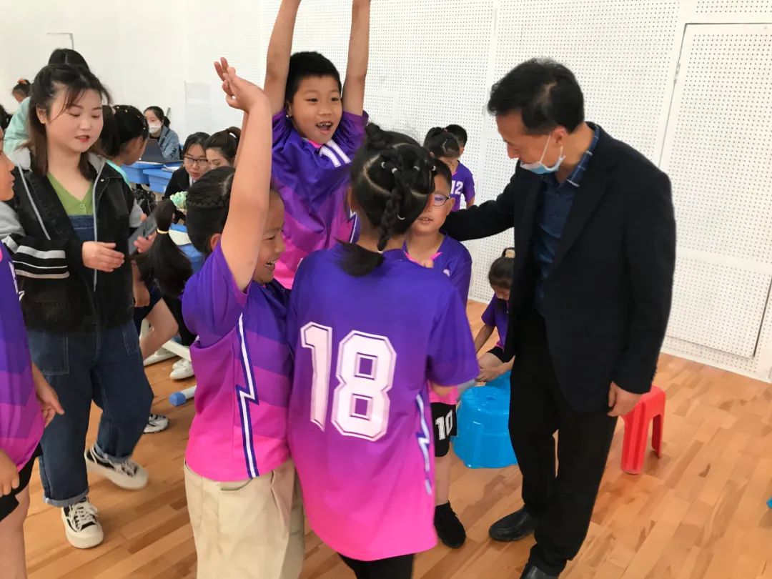 排球显英姿运动助成长｜大林小学参加首届中小学排球联赛并获佳绩