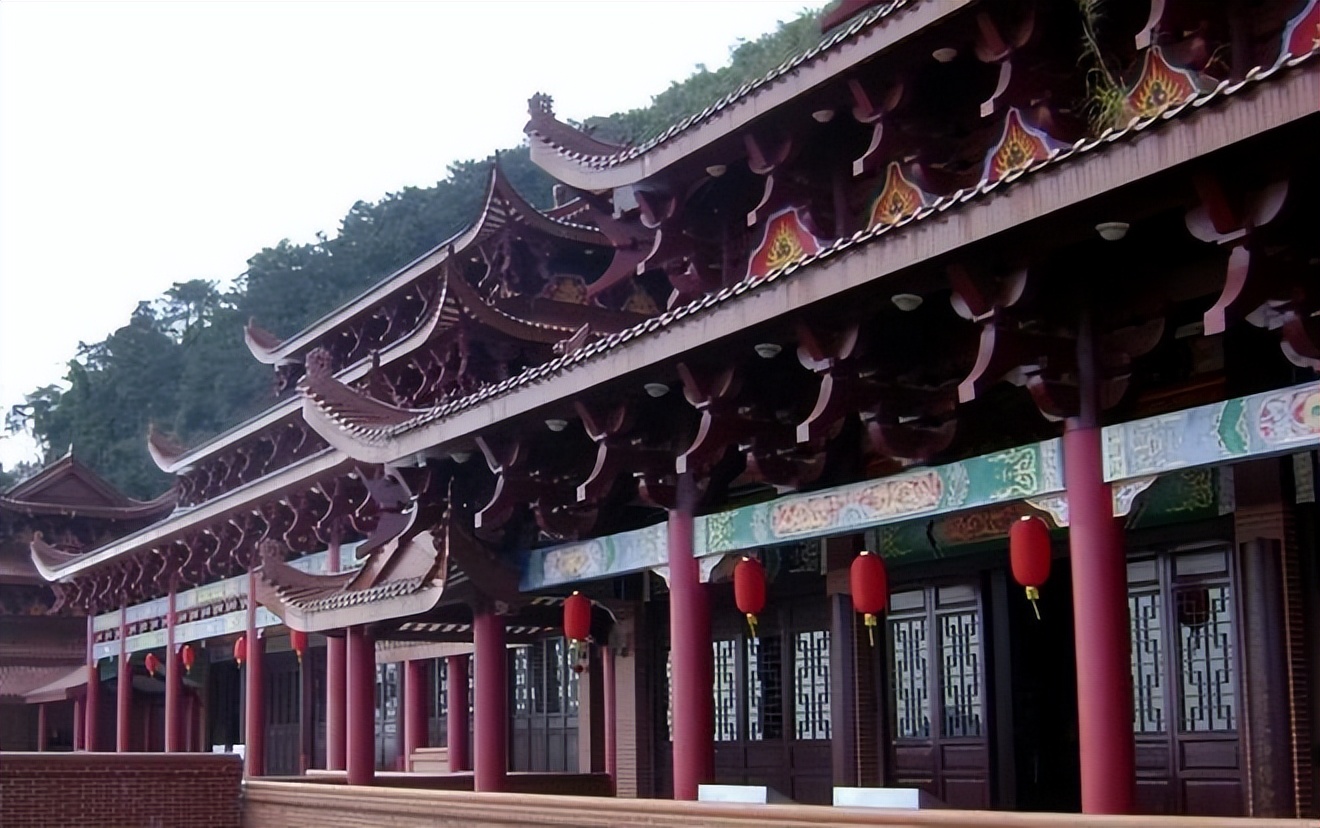 梦见上香(福建大山惊现离奇古庙，烧完香后有神仙托梦，连专家也无法解释)