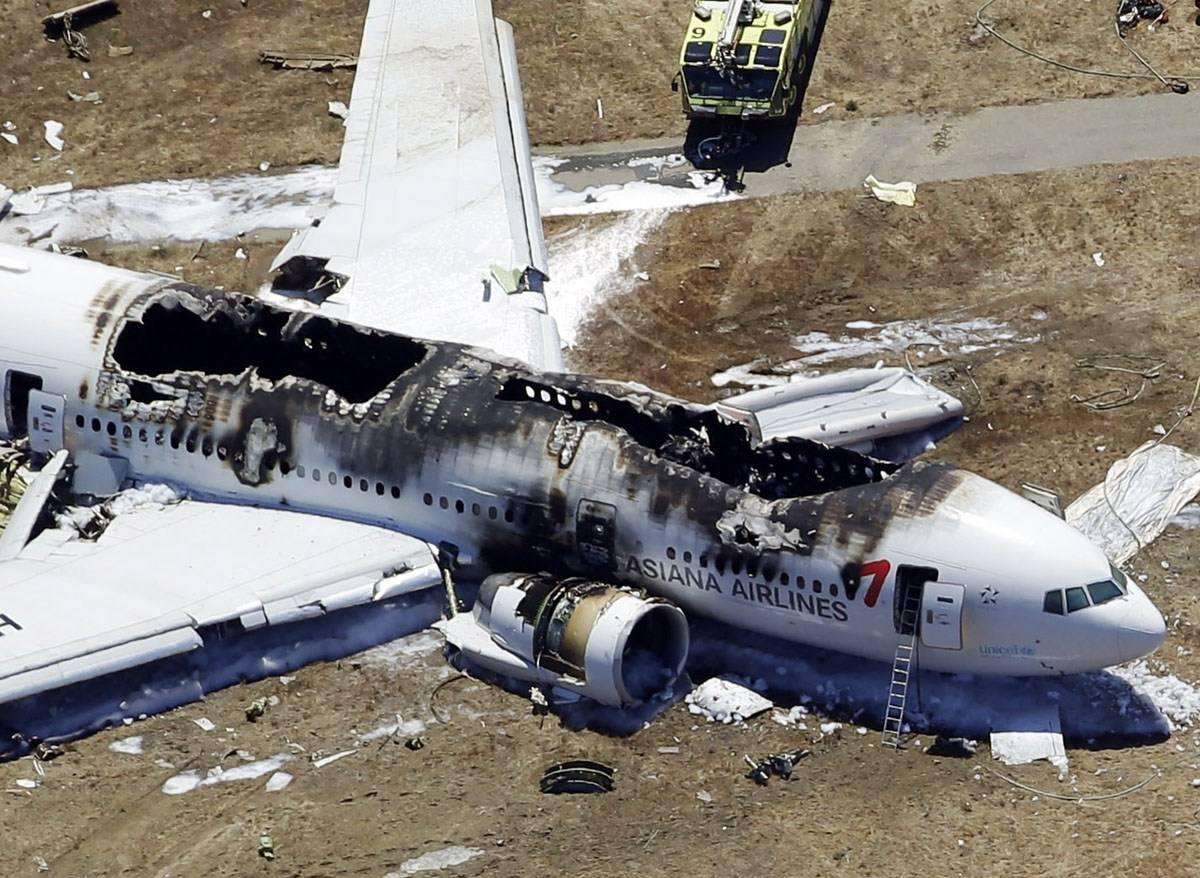 为何发生空难时，航空公司宁愿赔偿几十亿，也不让乘客跳伞逃生？